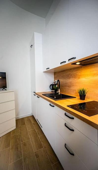 Lovely Apartment In ワルシャワ エクステリア 写真
