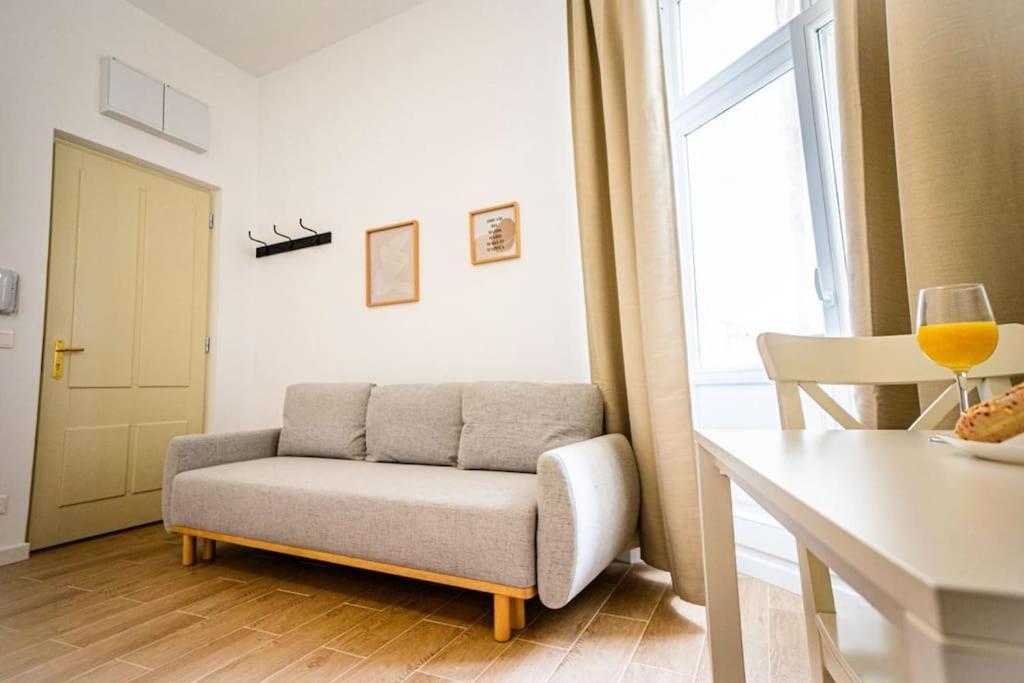 Lovely Apartment In ワルシャワ エクステリア 写真